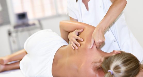 Back pain can be treated by chiropractic